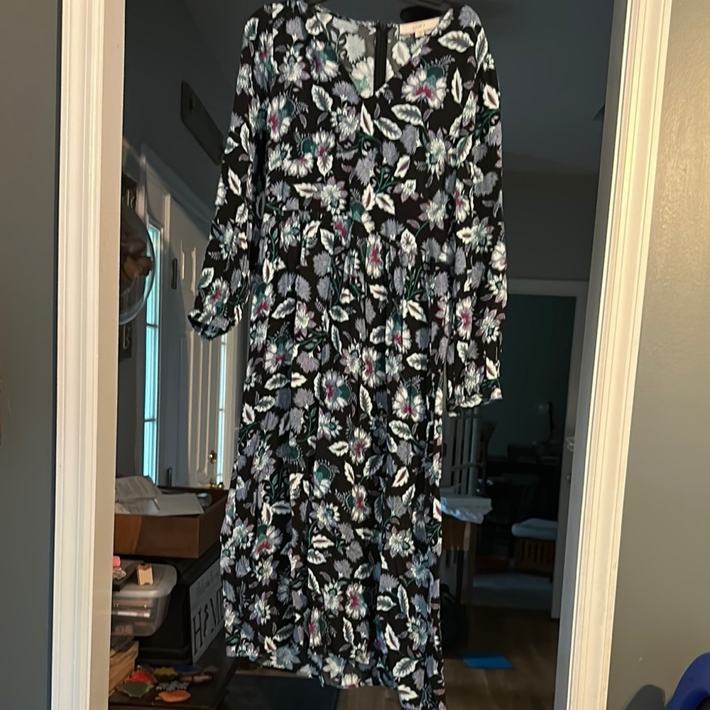 Like new Loft Floral Black and White Dress